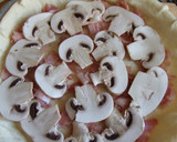 Foto del paso 4 de la receta: Tarta de champiñones, bacon y tomatitos cherry