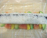 Foto del paso 7 de la receta: Sushi uramaki arcoiris