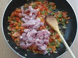 Tosta de lomo y verduras con salsa barbacoa