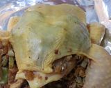Foto del paso 7 de la receta: Pollo relleno con frutos secos y orejones