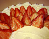 Foto del paso 3 de la receta: Tarta de frutillas y chantilly 
