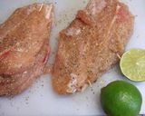 Foto del paso 2 de la receta: Pechugas de pollo con lima al orégano