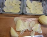 Foto del paso 2 de la receta: Pastel de salmón y patatas al horno