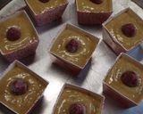 Foto del paso 5 de la receta: Pastelitos navideños de tres harinas al aroma de limón y canela