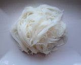 Foto del paso 7 de la receta: Tallarines de arroz acompañados de angulas del monte