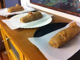 Tronco navideño con mazapán y chocolate relleno de turrón