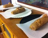 Foto del paso 2 de la receta: Tronco navideño con mazapán y chocolate relleno de turrón