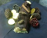 Foto del paso 4 de la receta: Tronco navideño con mazapán y chocolate relleno de turrón