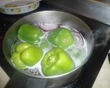 Foto del paso 1 de la receta: Sopa de coditos en salsa de pimientos morrones y cilantro