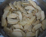 Foto del paso 3 de la receta: Codillos con salsa de Oporto y frutos de Navidad