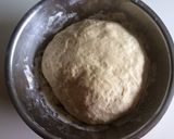 Foto del paso 2 de la receta: Trenza de pizza con brócoli, calabacín y salmón