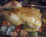 Foto del paso 4 de la receta: Pollo de corral relleno con tubérculos asados