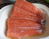 Foto del paso 1 de la receta: Salmón con langostinos y verduras