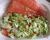 Foto del paso 4 de la receta: Salmón con langostinos y verduras
