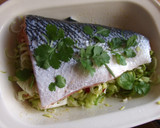 Foto del paso 5 de la receta: Salmón con langostinos y verduras