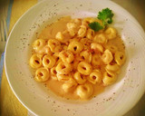 Foto del paso 3 de la receta: Tortellini con salsa caruso