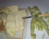 Foto del paso 1 de la receta: Calabacines con salsa de tomate y gratinados