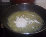 Foto del paso 5 de la receta: Rape con caldo de pescado y leche