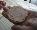 Foto del paso 1 de la receta: Canapés de paté y mermelada de fresas al cava