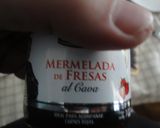 Foto del paso 2 de la receta: Canapés de paté y mermelada de fresas al cava