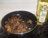 Foto del paso 2 de la receta: Tallarines con rovellones y guisantes