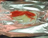 Foto del paso 3 de la receta: Papillote de merluza con salsa de "misomayo"