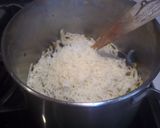 Foto del paso 7 de la receta: Tallarines con rovellones y guisantes