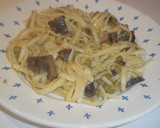 Foto del paso 8 de la receta: Tallarines con rovellones y guisantes