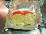 Papillote de merluza con salsa de "misomayo"