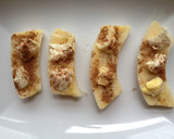 Foto del paso 1 de la receta: Pincho de plátano y canela acompañado de setas siitake y queso
