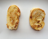 Foto del paso 5 de la receta: Pincho de plátano y canela acompañado de setas siitake y queso