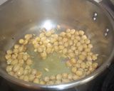 Foto del paso 4 de la receta: Garbanzos con espinacas y calamares en molde