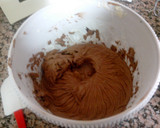 Foto del paso 3 de la receta: Tarta de chocolate rellena de dulce de leche