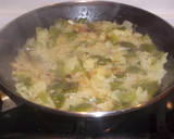 Foto del paso 4 de la receta: Tortilla de cebolla y pimiento verde