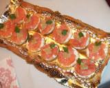 Foto del paso 6 de la receta: Canapés de salmón y queso con lima