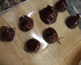 Foto del paso 5 de la receta: Bombones de higo rellenos con chocolate negro