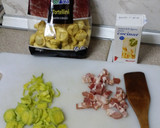 Foto del paso 1 de la receta: Tortellini con nata 