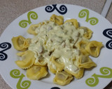 Foto del paso 4 de la receta: Tortellini con nata 