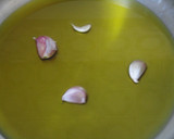 Foto del paso 1 de la receta: Pollo al ajillo estofado