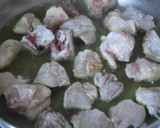 Foto del paso 2 de la receta: Pollo al ajillo estofado