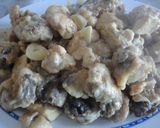 Foto del paso 4 de la receta: Pollo al ajillo estofado