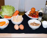 Foto del paso 1 de la receta: Ensalada de cangrejo y bonito