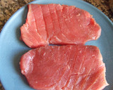 Foto del paso 3 de la receta: Lomo de atún a la plancha con salsa tártara especial