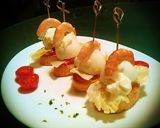 Foto del paso 1 de la receta: Pincho de york, langostino y huevo duro
