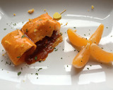 Foto del paso 10 de la receta: Carpaccio de calabaza relleno de pechuga de pollo acompañado de reducción de soja y mandarina
