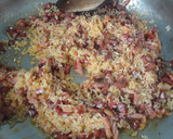 Foto del paso 3 de la receta: Arroz con jamón, beicon y sobrasada