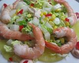 Foto del paso 4 de la receta: Ensalada con langostinos y piña