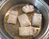 Foto del paso 1 de la receta: Arroz meloso con bacalao, alcachofas y trigueros