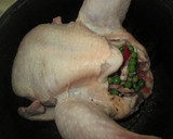 Foto del paso 3 de la receta: Pollo relleno con patatas jugosas