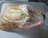 Foto del paso 4 de la receta: Pollo relleno con patatas jugosas
